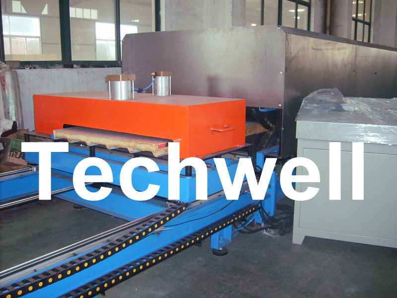 Caterpillar Type PU Sandwich Panel Making Machine For Sandwich Panels With Various Thickness