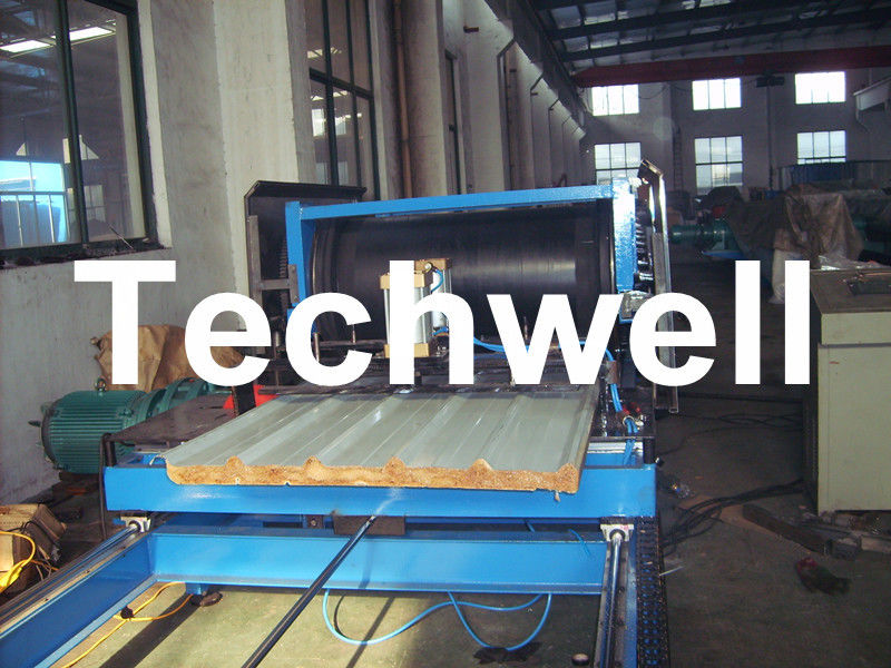 Caterpillar Type PU Sandwich Panel Making Machine For Sandwich Panels With Various Thickness