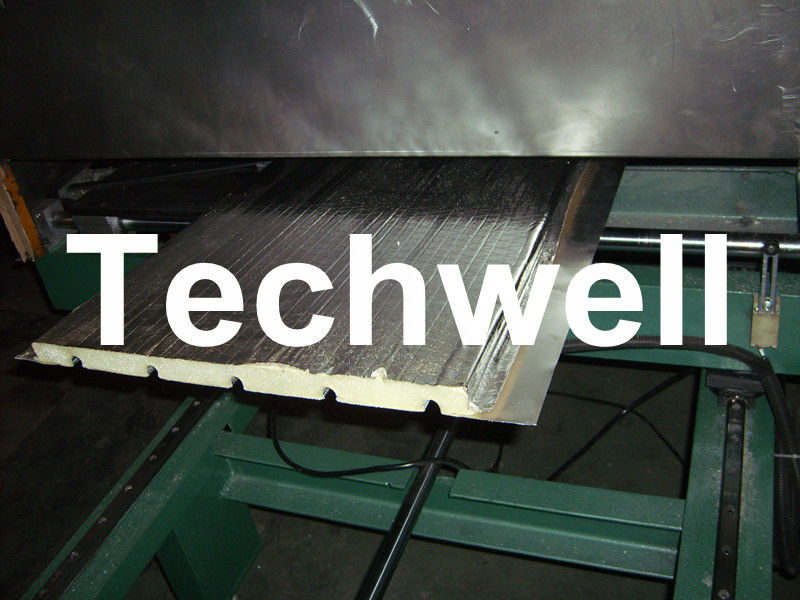 Steel Tile PU Foam Sandwich Panel Machine Line For Roof Wall Sandwich Panels