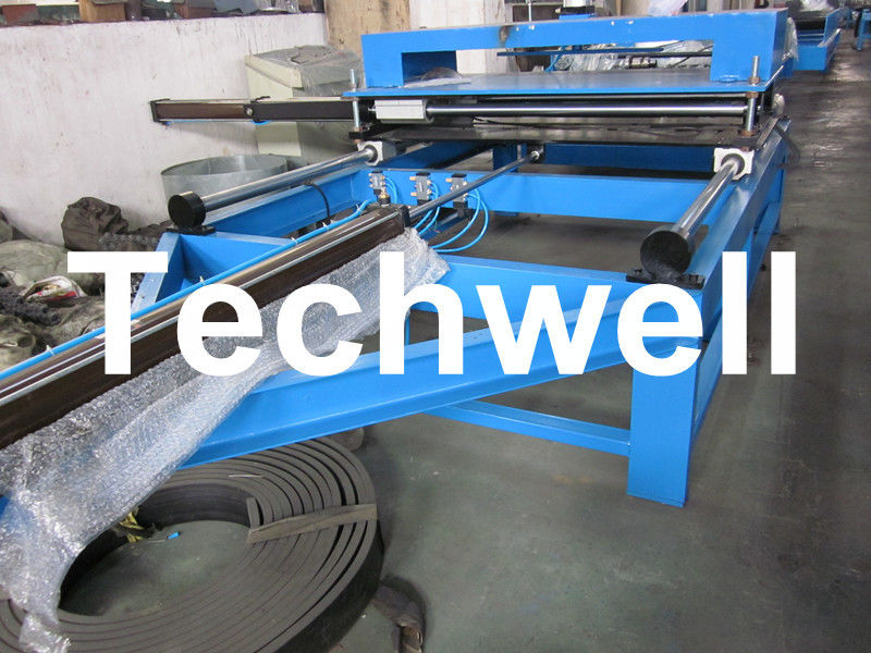 Continuous Rubber Belt Conveyor PU Sandwich Panel Roll Forming Machine