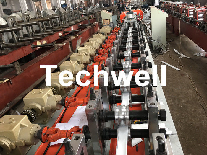 PLC Frequency Control PU Foam Roller Shutter Slat Machine With Guiding Column Forming Frame Structure