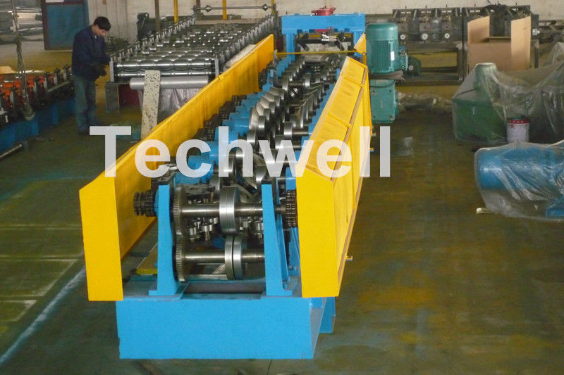 1.5-3.0mm Forming Thickness , Quick Interchangeable CZ Purlin Roll Forming Machine With 7 Rollers Leveling Device