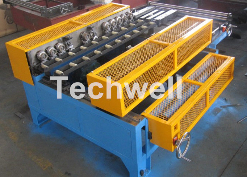Simple Type Cold Roll Forming Equipment For Lateral Movement By Adjusted Side Handwheel