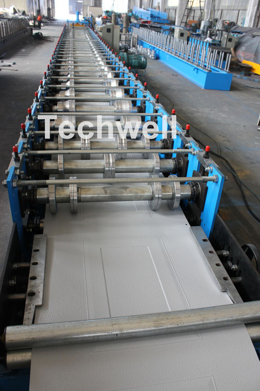 PLC Control Cold Roll Forming Machine For Different Size Garage Door Panel