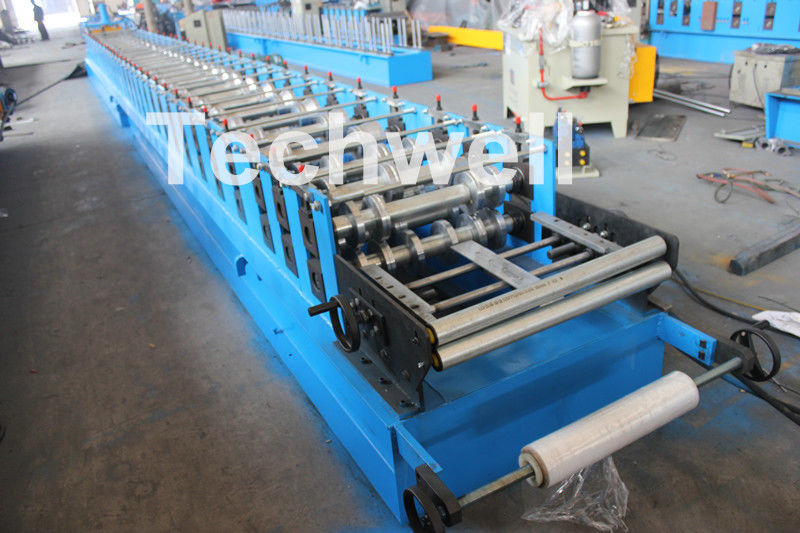 PLC Control Cold Roll Forming Machine For Different Size Garage Door Panel