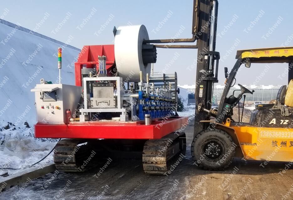 600mm Portable Greenhouse Gutter Roll Former with  Movable Caterpillar Chassis Rotating 360°