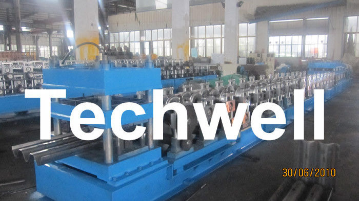 Automatic 30KW 3 Wave Guardrail Roll Forming Machine With 2 - 4mm Material Thickness